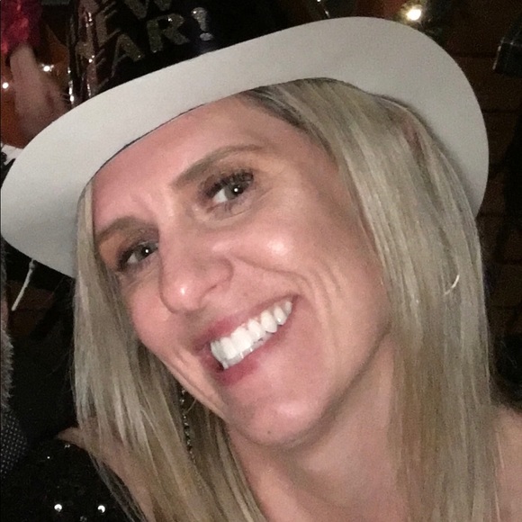 Meet your Posher, Lindsey - Picture 1 of 1